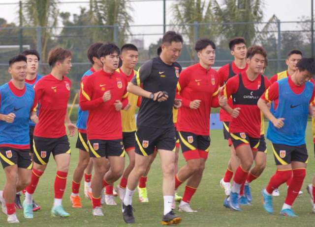 终身项圈口球怎么戴上去的